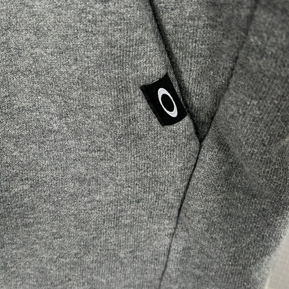 Oakley Lightweight Jacket - Picture 2 of 4